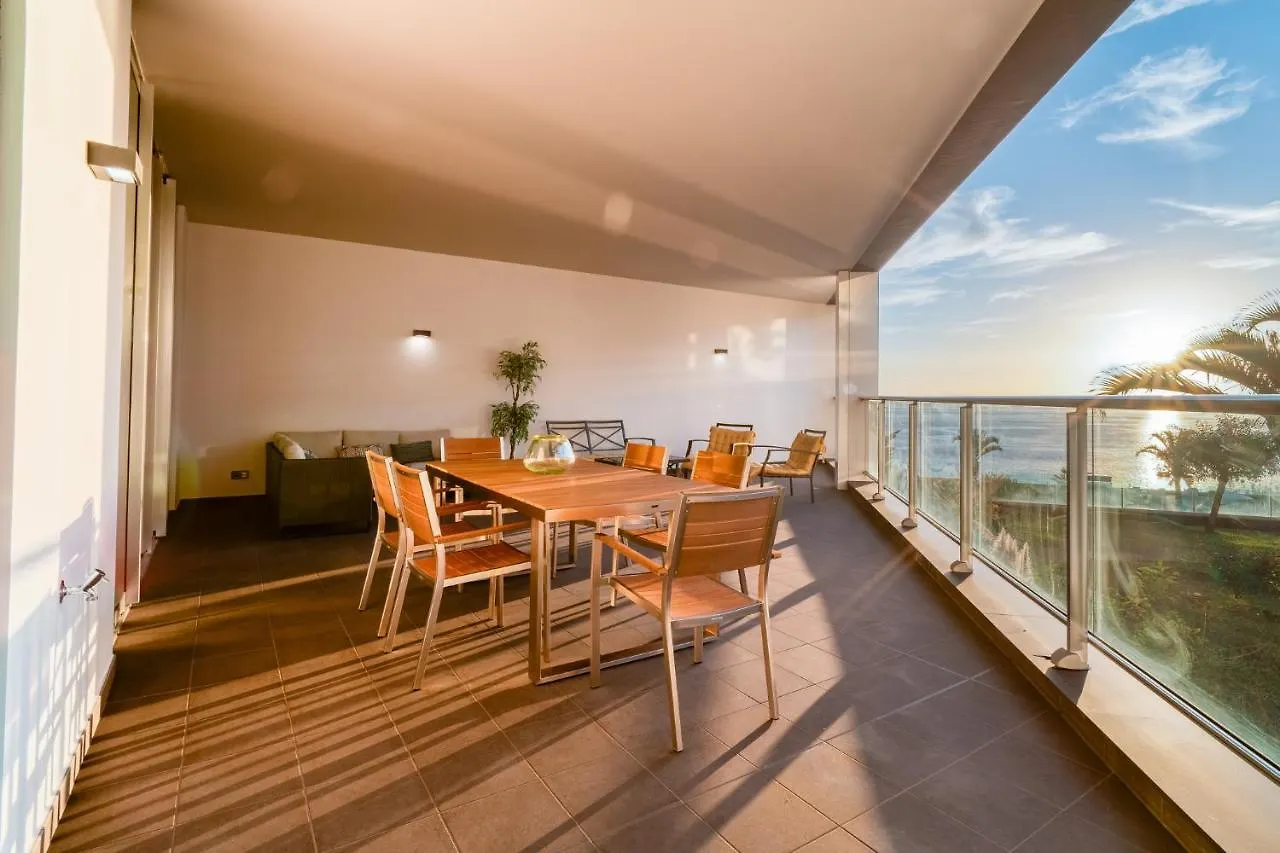 Suite Bm - 3 Pools-Gym-Ac-Huge Balcony Sea View Funchal  Apartment Funchal (Madeira)