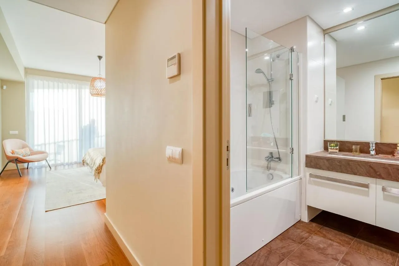 Suite Bm - 3 Pools-Gym-Ac-Huge Balcony Sea View Funchal  Apartment Funchal (Madeira)