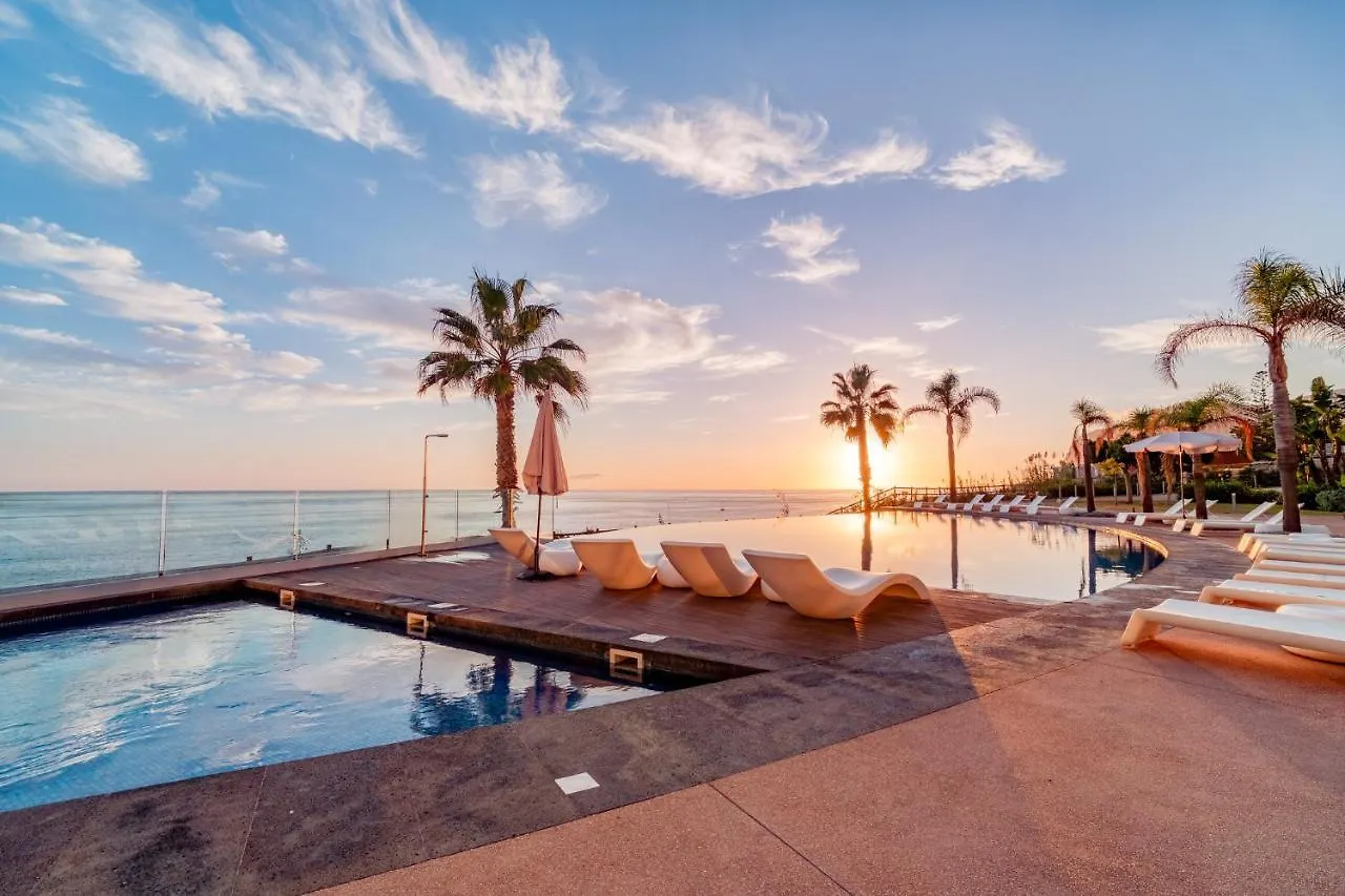 Suite Bm - 3 Pools-Gym-Ac-Huge Balcony Sea View Funchal  0*, Funchal (Madeira)