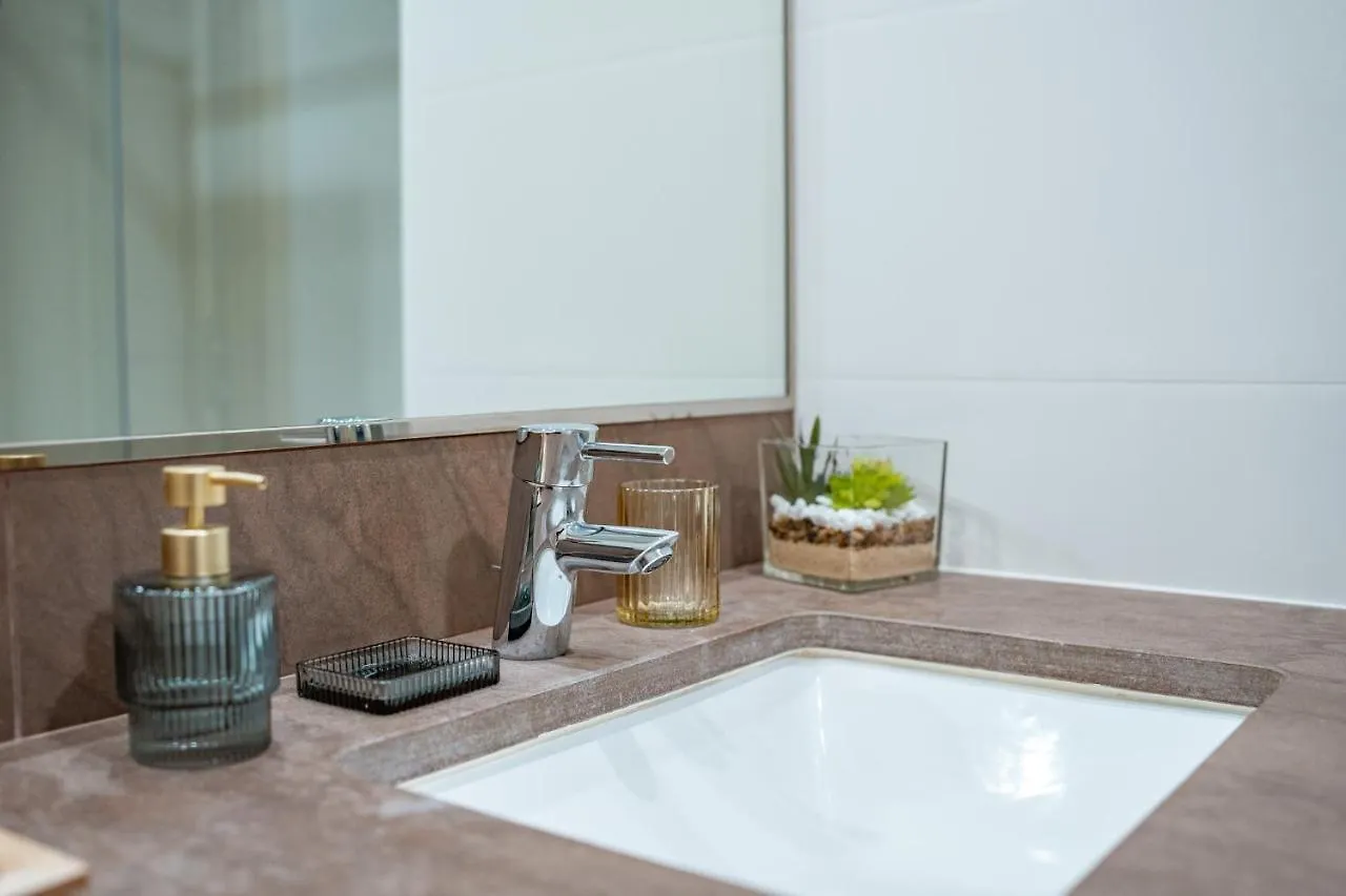 Apartment Suite Bm - 3 Pools-Gym-Ac-Huge Balcony Sea View Funchal
