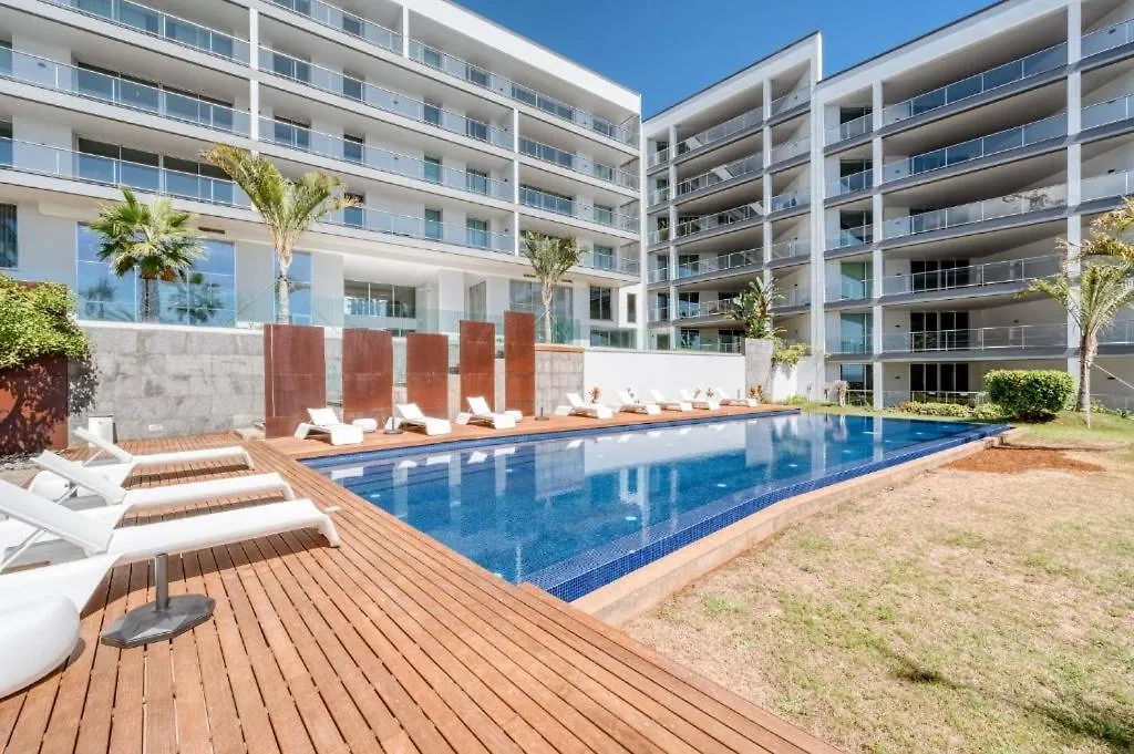 Apartment Suite Bm - 3 Pools-Gym-Ac-Huge Balcony Sea View Funchal  Portugal