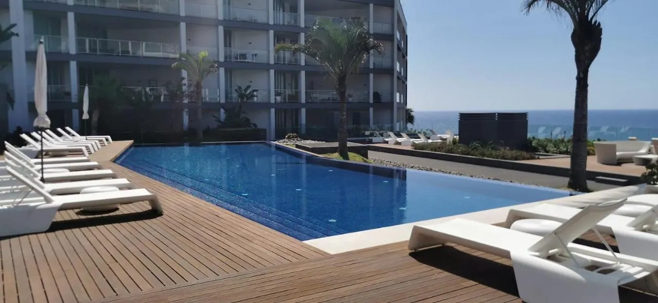 Suite Bm - 3 Pools-Gym-Ac-Huge Balcony Sea View Funchal  Funchal (Madeira)
