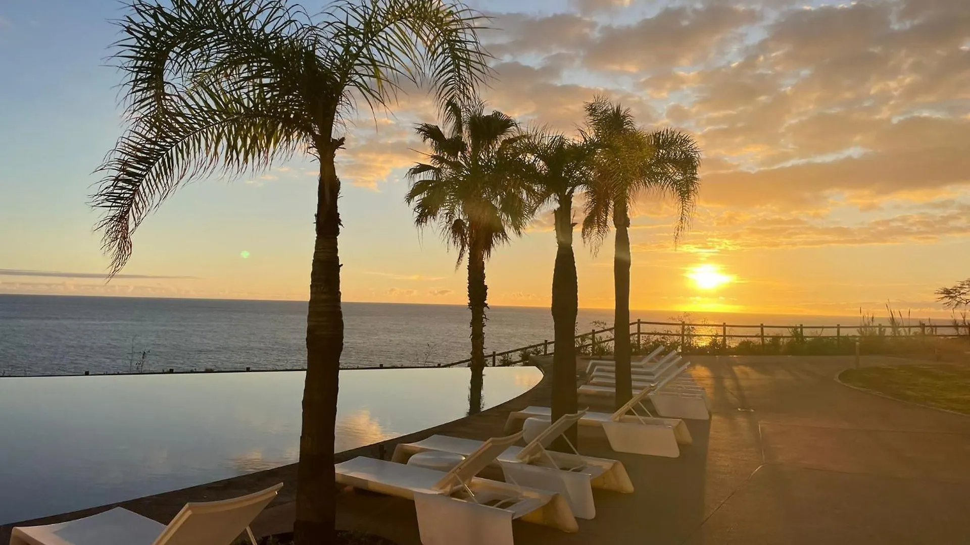 Apartment Suite Bm - 3 Pools-Gym-Ac-Huge Balcony Sea View Funchal